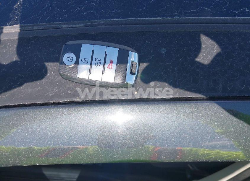 Photo 11 of 2016 Kia Optima EX (VIN 5XXGU4L33GG118830)