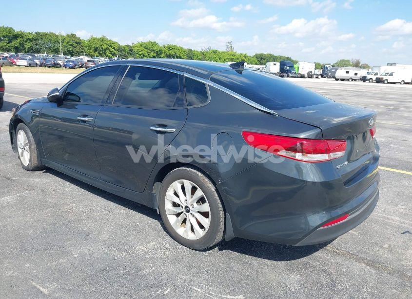 Photo 3 of 2016 Kia Optima EX (VIN 5XXGU4L33GG118830)