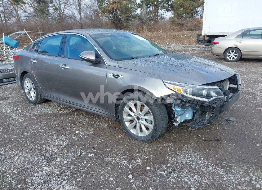 2017 Kia Optima EX (VIN 5XXGU4L33HG158438) main photo