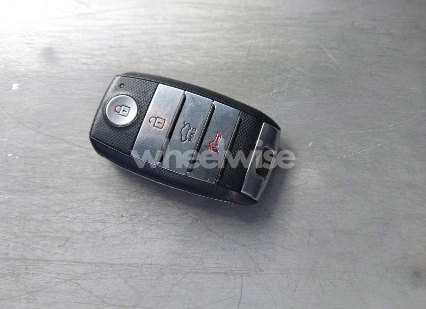 Photo 11 of 2017 Kia Optima EX (VIN 5XXGU4L33HG158438)