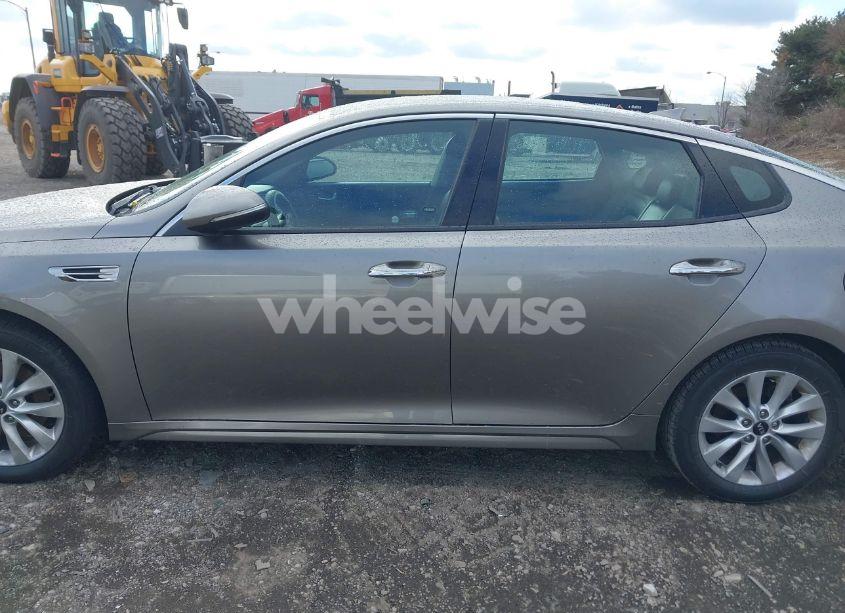 Photo 15 of 2017 Kia Optima EX (VIN 5XXGU4L33HG158438)