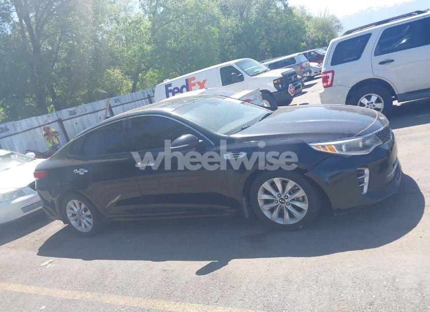 Photo 13 of 2017 Kia Optima EX (VIN 5XXGU4L33HG168578)