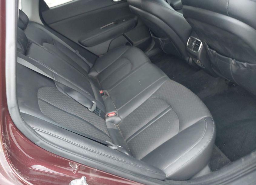 Photo 8 of 2018 Kia Optima EX (VIN 5XXGU4L33JG241597)