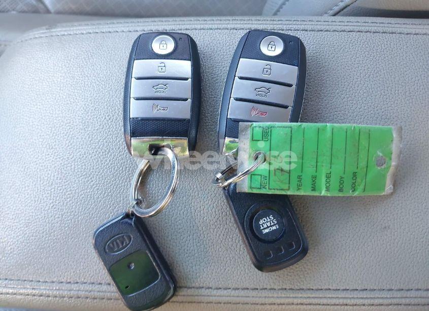 Photo 11 of 2016 Kia Optima EX (VIN 5XXGU4L34GG005274)