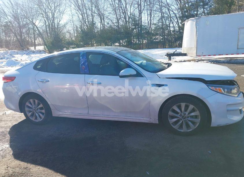 Photo 13 of 2016 Kia Optima EX (VIN 5XXGU4L34GG005274)