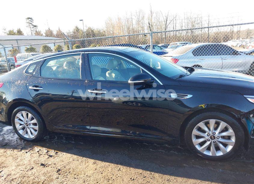 Photo 14 of 2016 Kia Optima EX (VIN 5XXGU4L34GG007462)