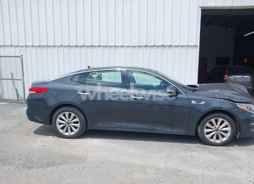 Photo 13 of 2016 Kia Optima EX (VIN 5XXGU4L34GG010877)