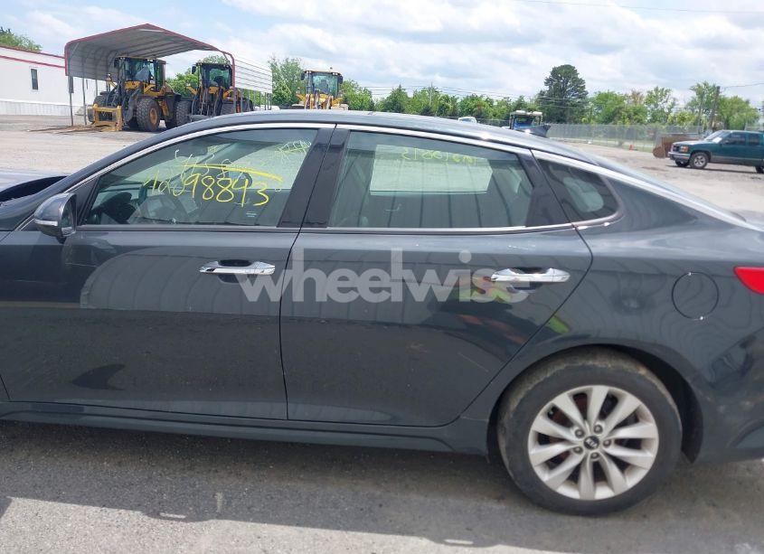 Photo 14 of 2016 Kia Optima EX (VIN 5XXGU4L34GG010877)