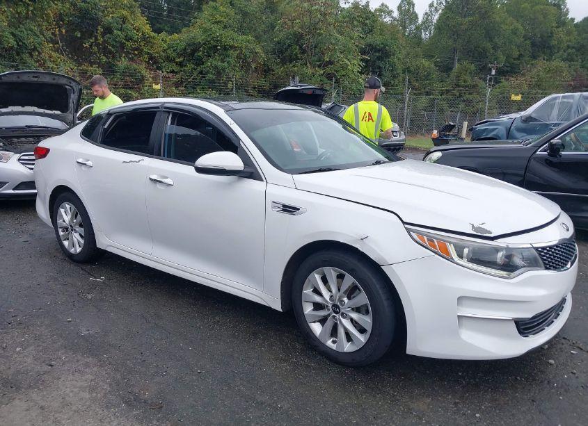 2016 Kia Optima EX (VIN 5XXGU4L34GG012645) main photo