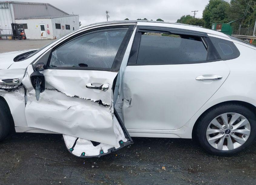 Photo 14 of 2016 Kia Optima EX (VIN 5XXGU4L34GG012645)