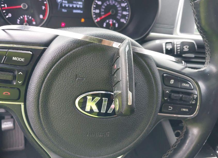 Photo 6 of 2016 Kia Optima EX (VIN 5XXGU4L34GG012645)