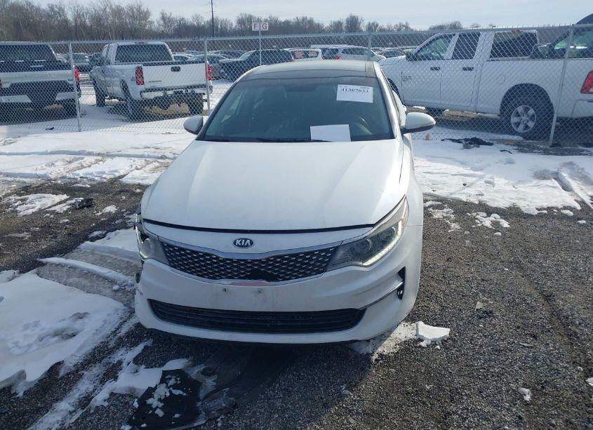 Photo 12 of 2016 Kia Optima EX (VIN 5XXGU4L34GG030725)