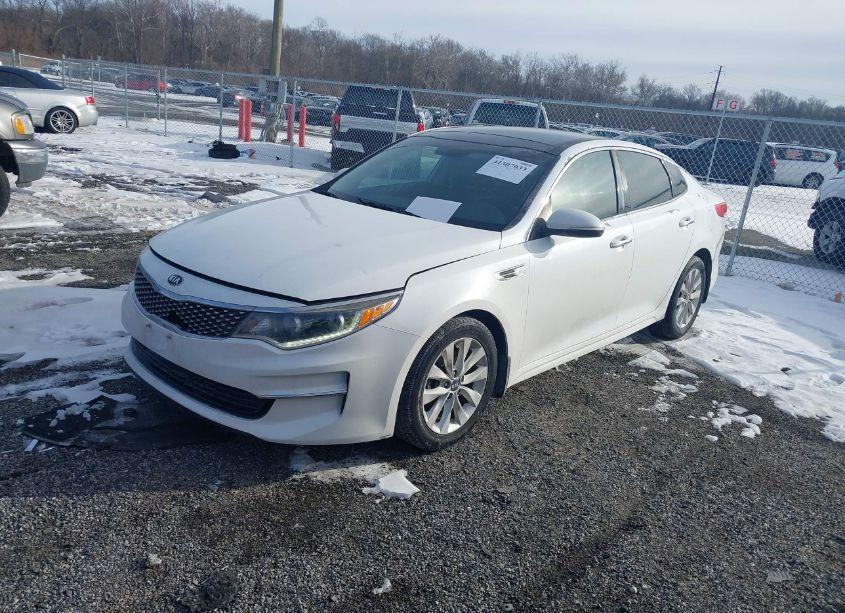 Photo 2 of 2016 Kia Optima EX (VIN 5XXGU4L34GG030725)