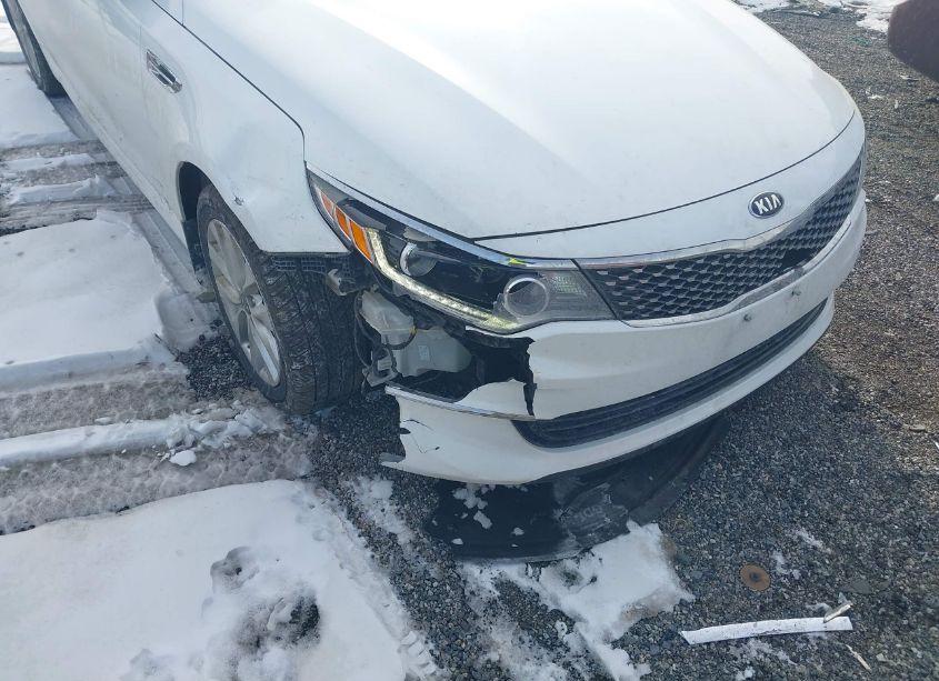 Photo 6 of 2016 Kia Optima EX (VIN 5XXGU4L34GG030725)