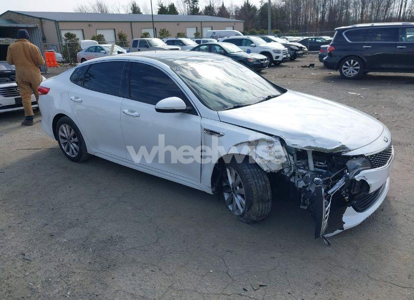 2016 Kia Optima EX (VIN 5XXGU4L34GG034631) main photo