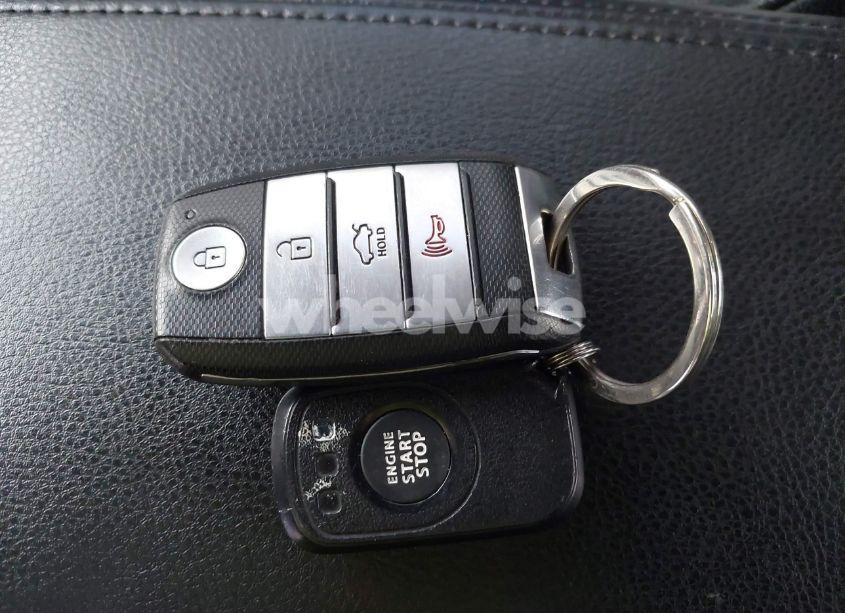 Photo 11 of 2016 Kia Optima EX (VIN 5XXGU4L34GG034631)