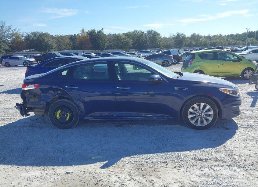 Photo 13 of 2016 Kia Optima EX (VIN 5XXGU4L34GG071551)