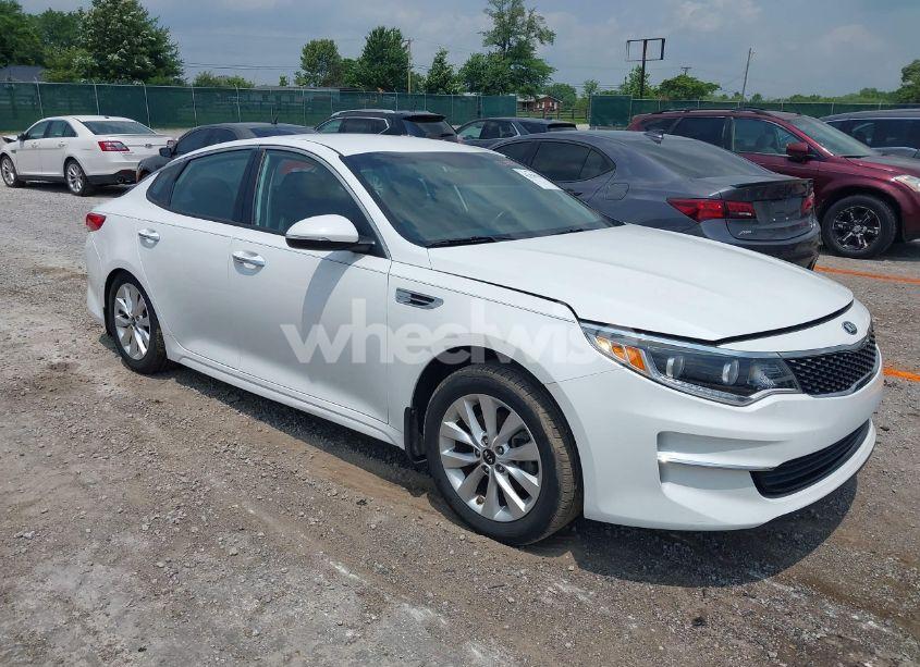 2016 Kia Optima EX (VIN 5XXGU4L34GG094831) main photo