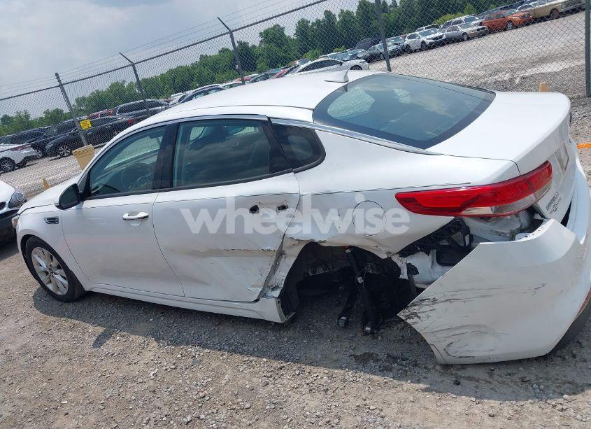 Photo 15 of 2016 Kia Optima EX (VIN 5XXGU4L34GG094831)