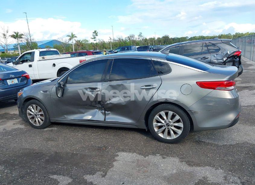Photo 15 of 2016 Kia Optima EX (VIN 5XXGU4L34GG106623)