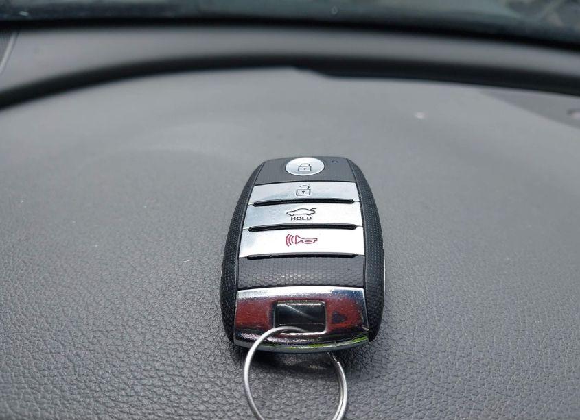 Photo 11 of 2016 Kia Optima EX (VIN 5XXGU4L34GG114429)