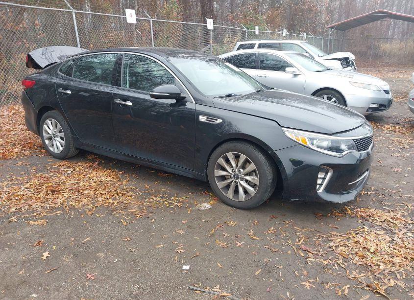 2018 Kia Optima EX (VIN 5XXGU4L34JG204266) main photo