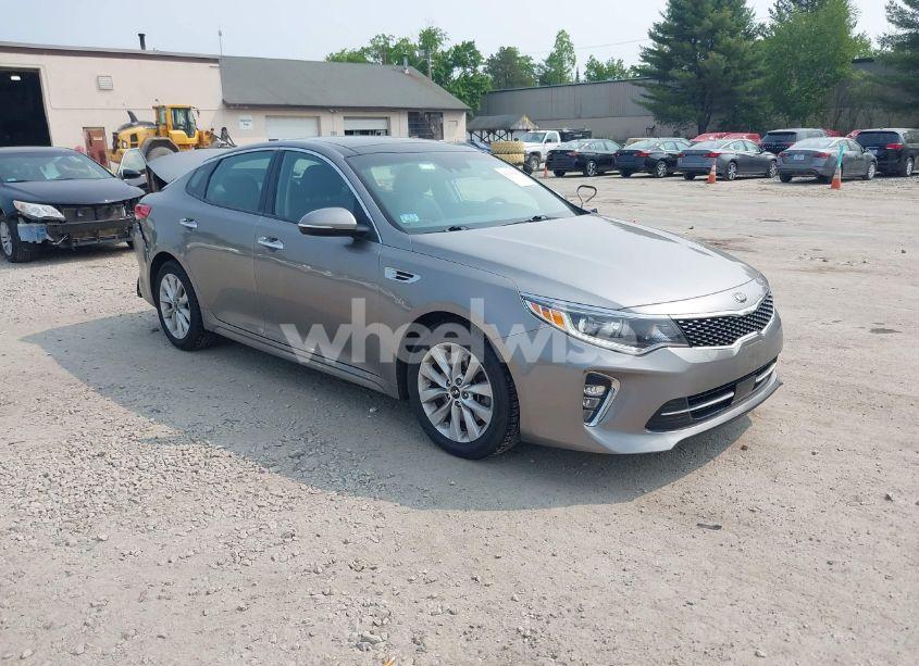 2018 Kia Optima EX (VIN 5XXGU4L34JG218135) main photo