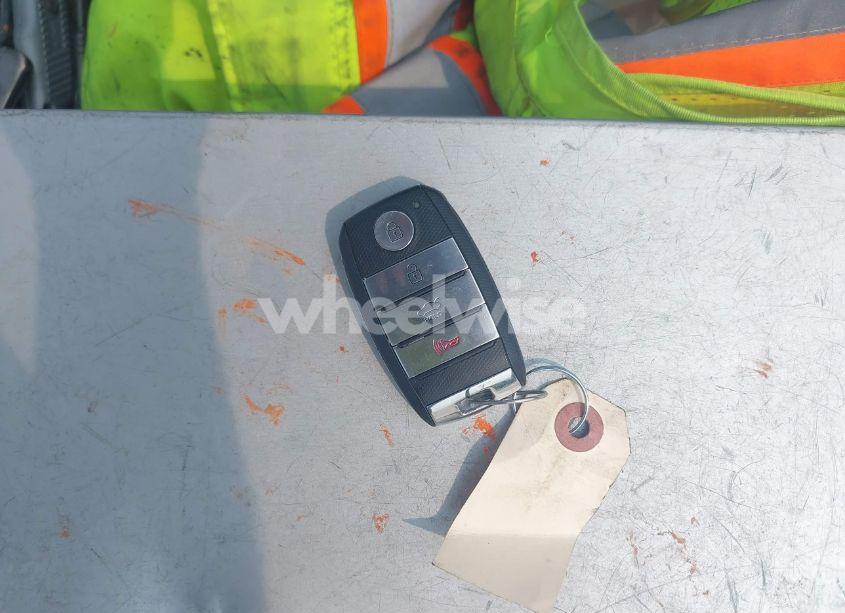 Photo 11 of 2018 Kia Optima EX (VIN 5XXGU4L34JG218135)