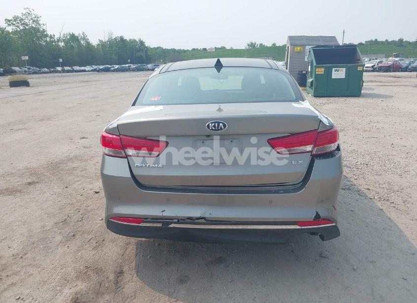Photo 16 of 2018 Kia Optima EX (VIN 5XXGU4L34JG218135)