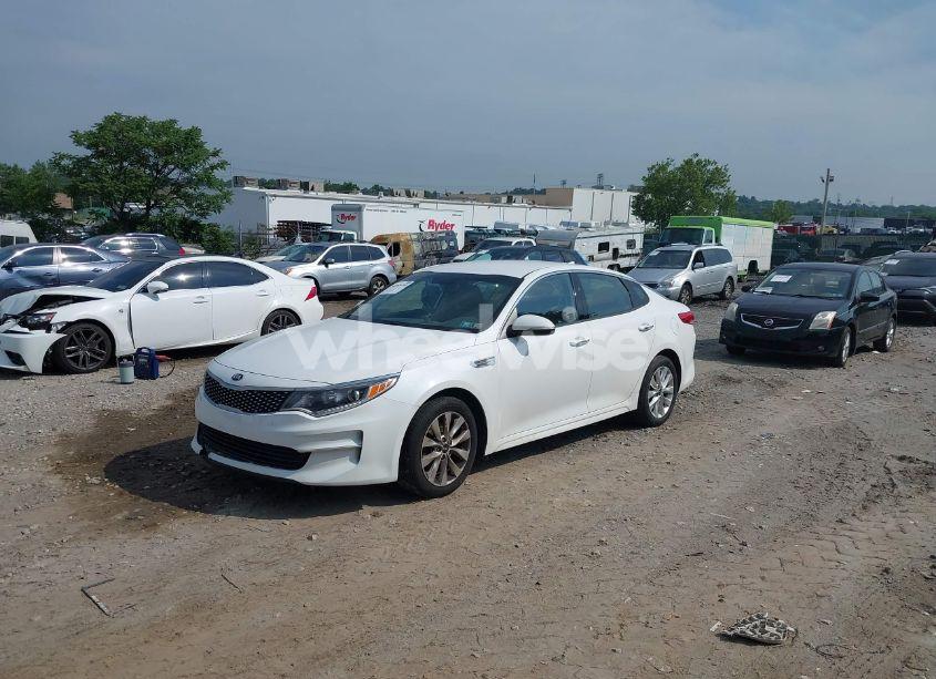 Photo 2 of 2018 Kia Optima EX (VIN 5XXGU4L34JG227062)