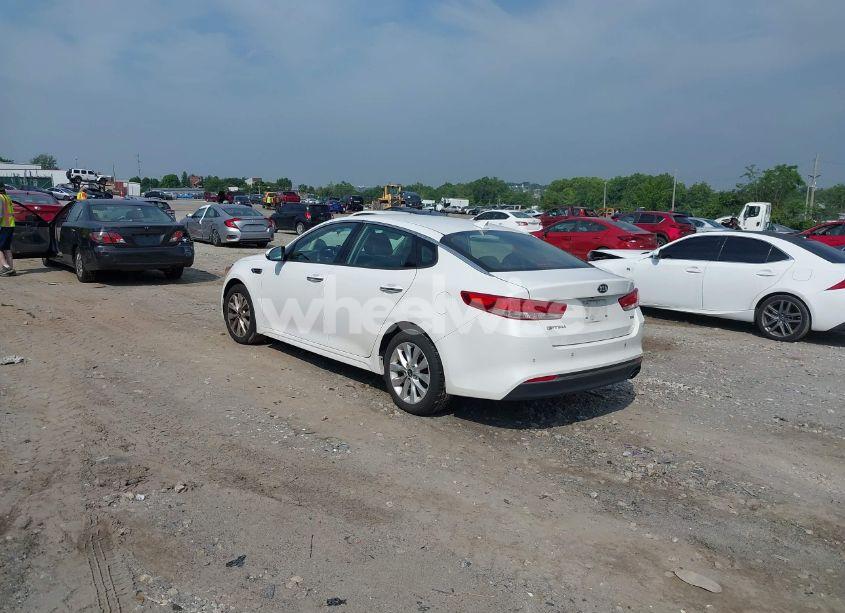Photo 3 of 2018 Kia Optima EX (VIN 5XXGU4L34JG227062)