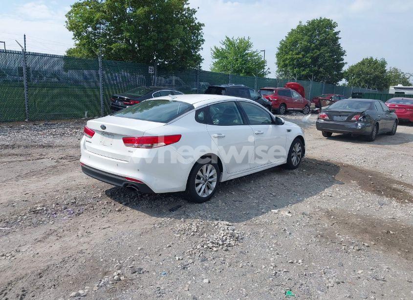 Photo 4 of 2018 Kia Optima EX (VIN 5XXGU4L34JG227062)