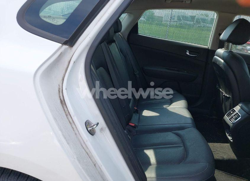 Photo 8 of 2018 Kia Optima EX (VIN 5XXGU4L34JG227062)