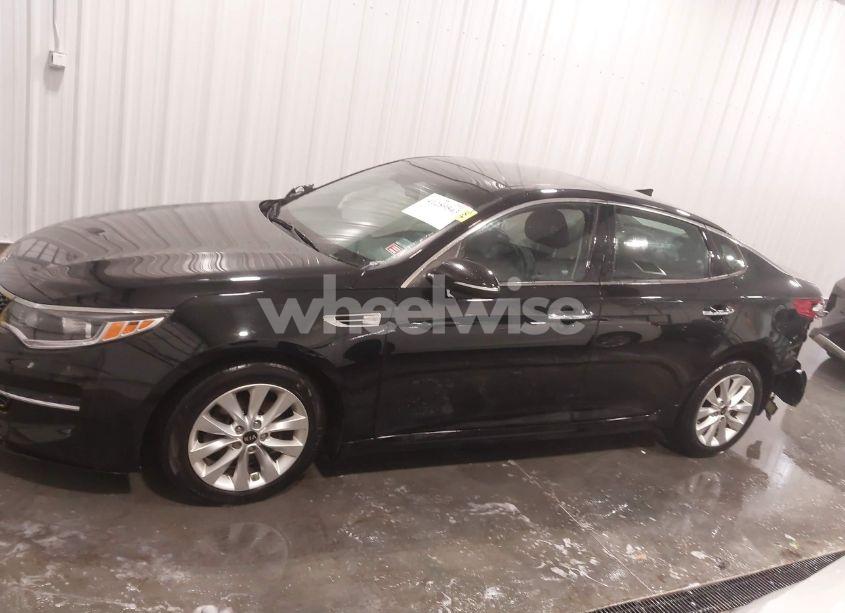 Photo 15 of 2018 Kia Optima EX (VIN 5XXGU4L34JG247151)