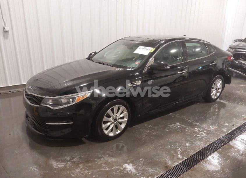Photo 2 of 2018 Kia Optima EX (VIN 5XXGU4L34JG247151)