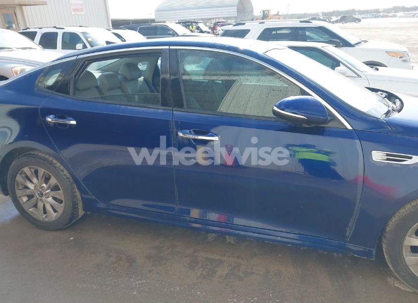 Photo 13 of 2016 Kia Optima EX (VIN 5XXGU4L35GG064186)