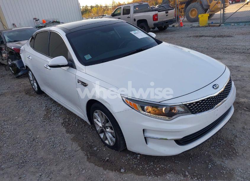 2016 Kia Optima EX (VIN 5XXGU4L35GG085863) main photo