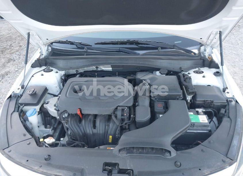 Photo 10 of 2016 Kia Optima EX (VIN 5XXGU4L35GG085863)