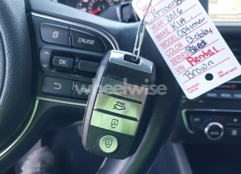 Photo 11 of 2016 Kia Optima EX (VIN 5XXGU4L35GG085863)