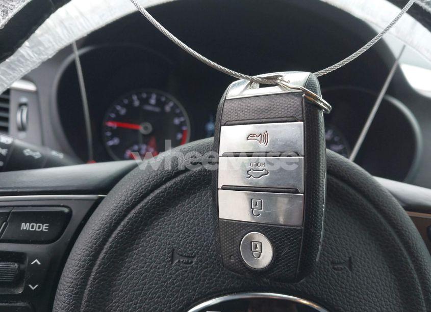 Photo 11 of 2016 Kia Optima EX (VIN 5XXGU4L35GG092537)