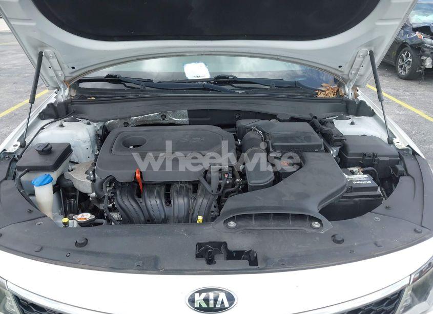 Photo 10 of 2016 Kia Optima EX (VIN 5XXGU4L35GG099911)