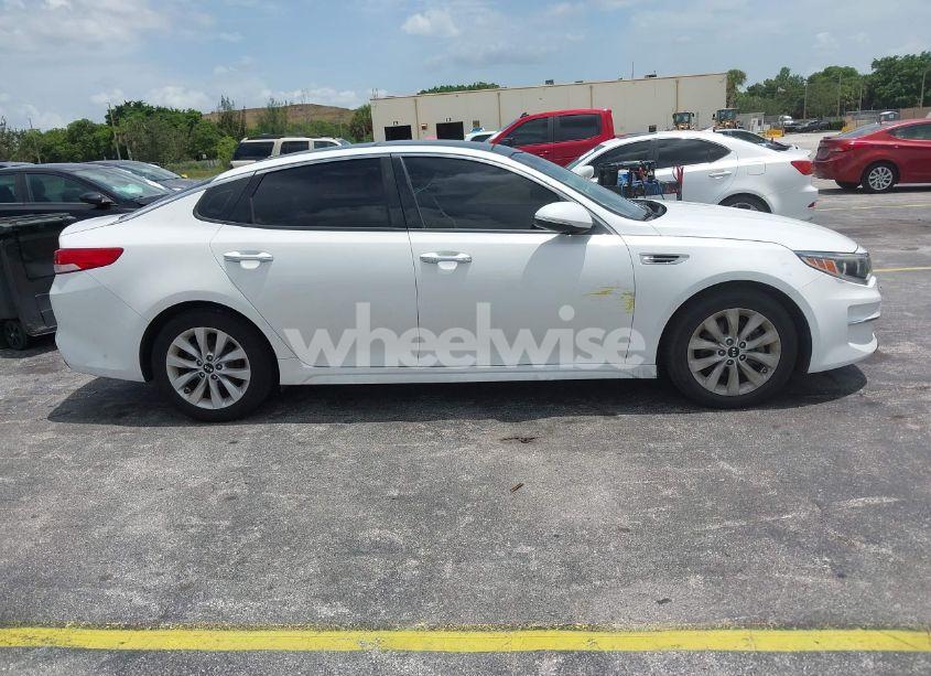 Photo 13 of 2016 Kia Optima EX (VIN 5XXGU4L35GG099911)