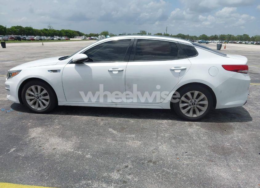 Photo 14 of 2016 Kia Optima EX (VIN 5XXGU4L35GG099911)