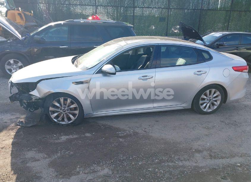 Photo 13 of 2017 Kia Optima EX (VIN 5XXGU4L35HG130429)