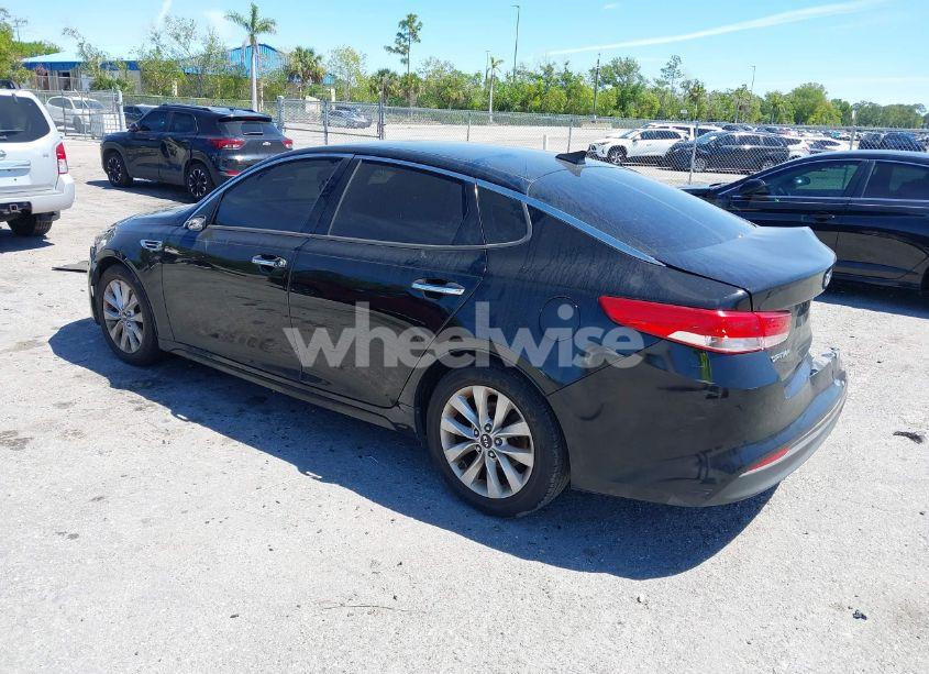 Photo 3 of 2017 Kia Optima EX (VIN 5XXGU4L35HG142807)