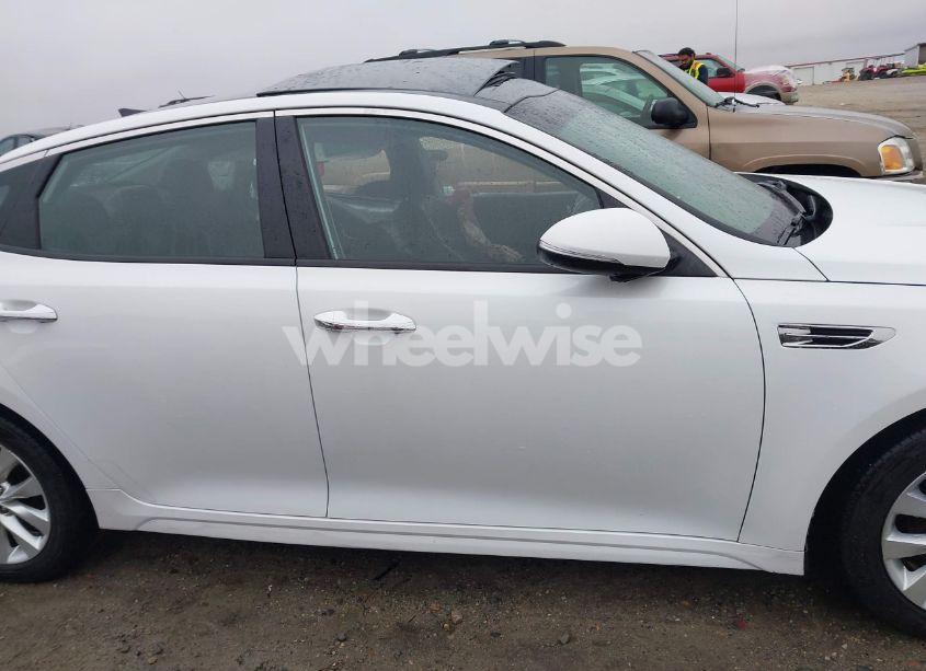 Photo 14 of 2017 Kia Optima EX (VIN 5XXGU4L35HG151426)