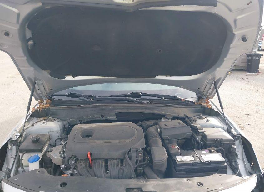 Photo 10 of 2018 Kia Optima EX (VIN 5XXGU4L35JG231587)