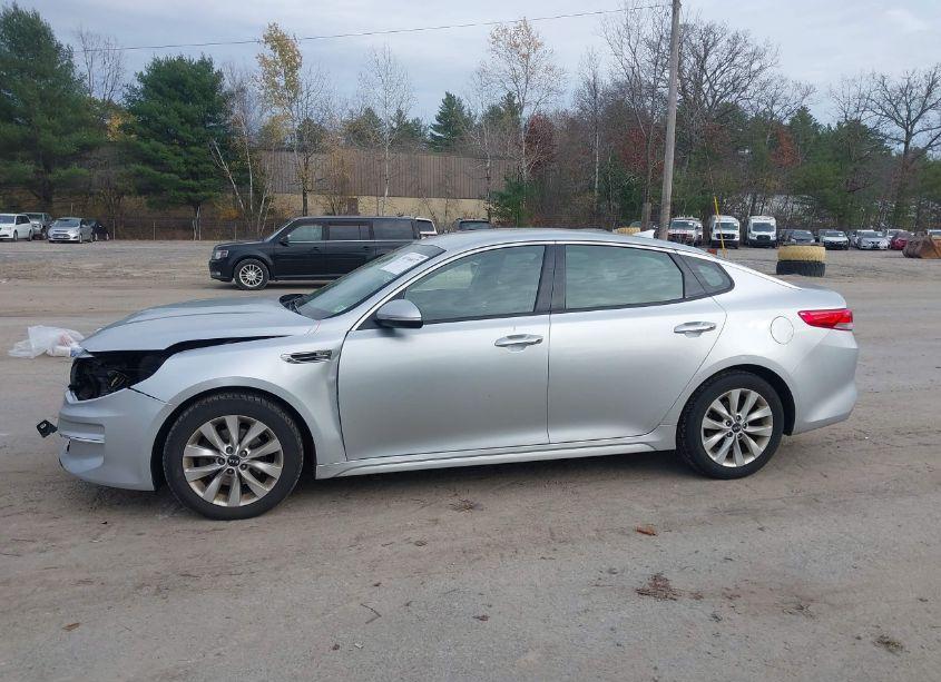 Photo 14 of 2018 Kia Optima EX (VIN 5XXGU4L35JG231587)