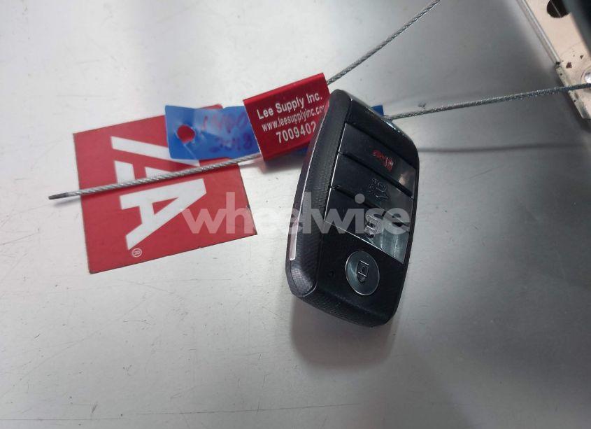 Photo 11 of 2018 Kia Optima EX (VIN 5XXGU4L35JG238233)