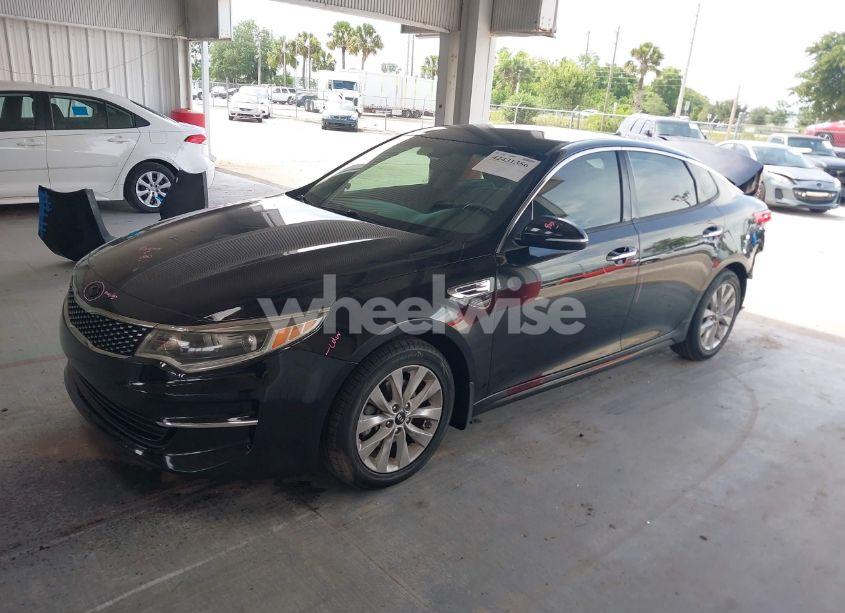 Photo 2 of 2018 Kia Optima EX (VIN 5XXGU4L35JG238233)